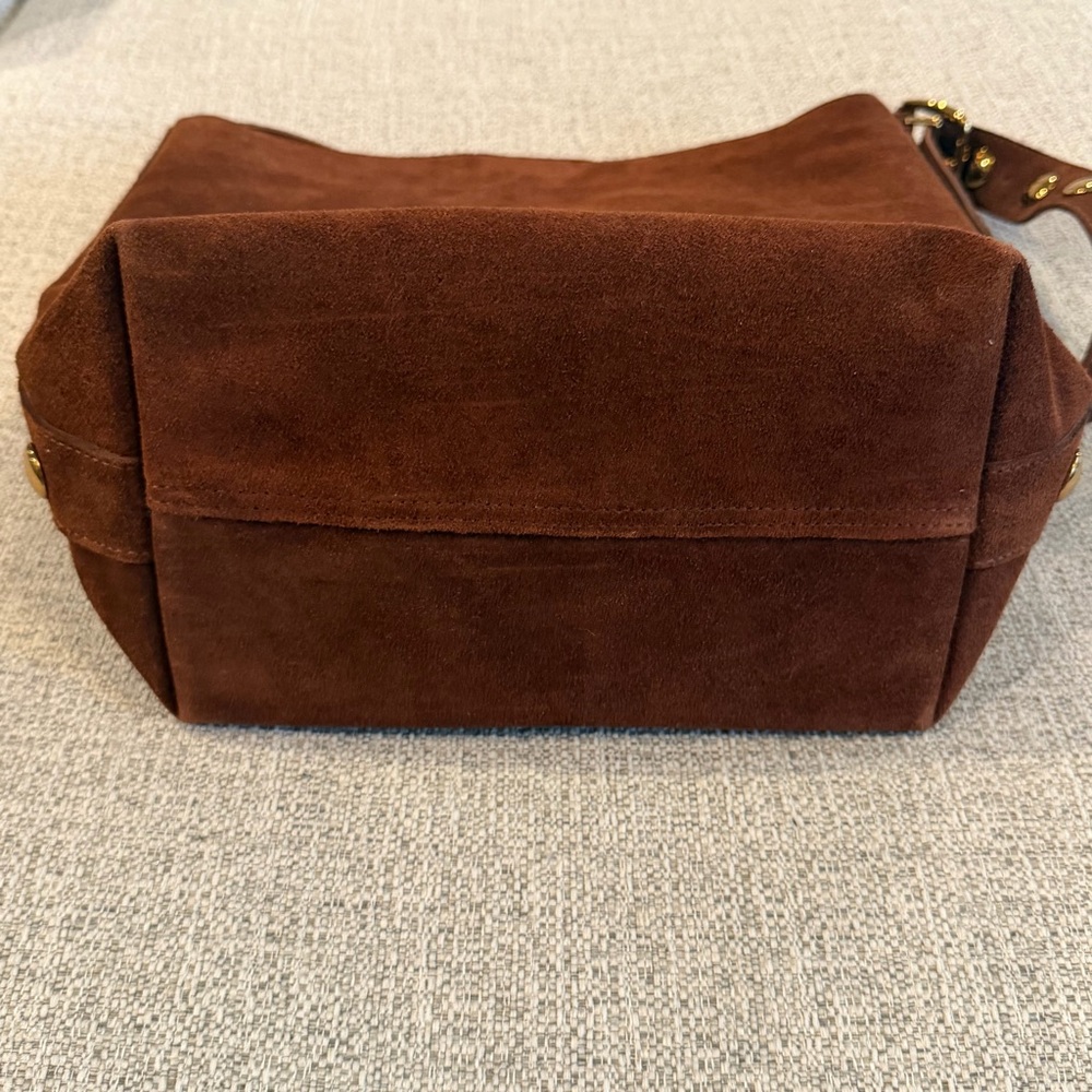 NWT Madewell Essentials Suede Bucket Bag with studded strap detail in brown - Picture 9 of 12